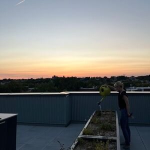 Meet your Posher, Elia